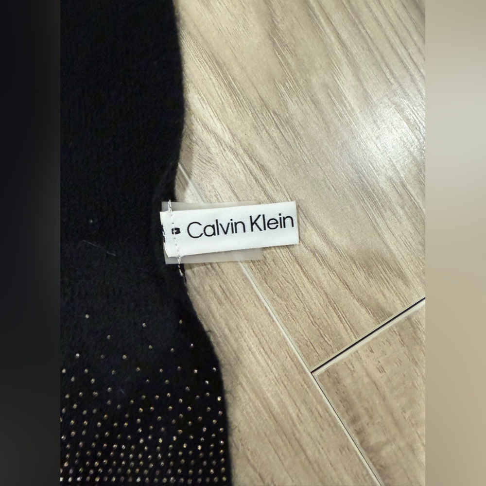 Calvin Klein Hat & Scarf View 2